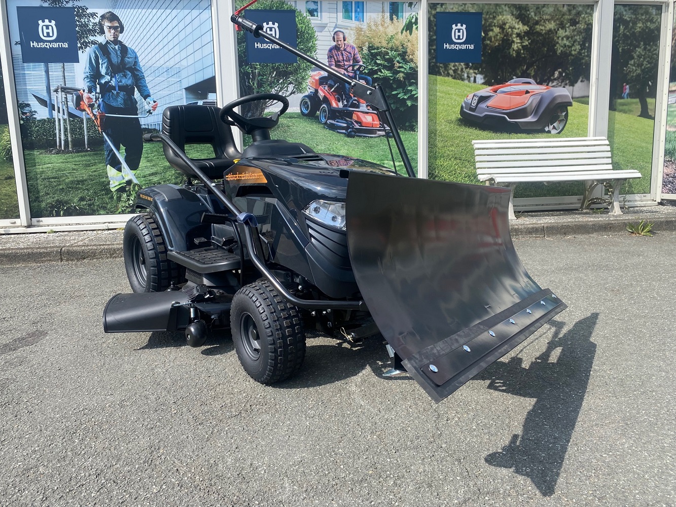 black edition rasentraktor pro 228/108 twin hs mit winterpaket 120 plus neu black edition rasentraktor pro 228/108 twin hs mit winterpaket 120 plus neu